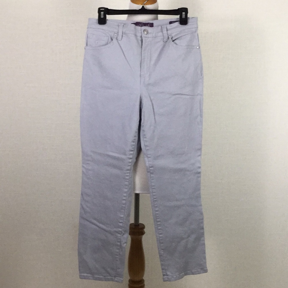 Gloria Vanderbilt “Amanda” light grey jeans
